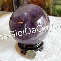 Quả cầu thạch anh tím 95
